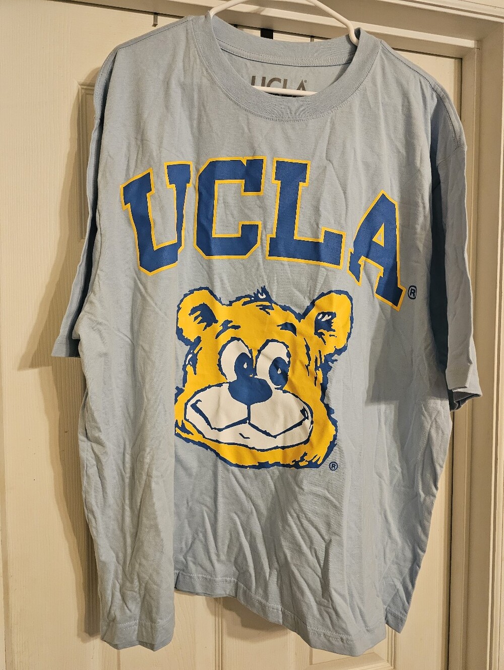 NWT UCLA Bruins T-shirt. Size:XL.